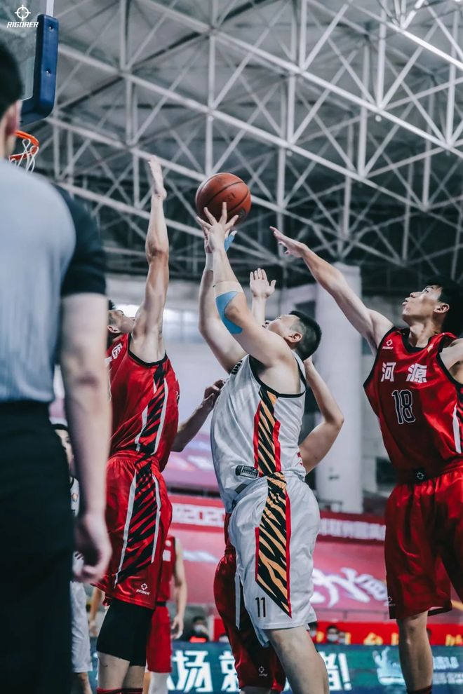 狂虐对手:巴黎圣日耳曼主场大胜鲁安打响胜利战斗(巴黎圣日耳曼现任主帅) 狂虐对手:巴黎圣日耳曼主场大胜鲁安打响胜利战斗(巴黎圣日耳曼现任主帅)