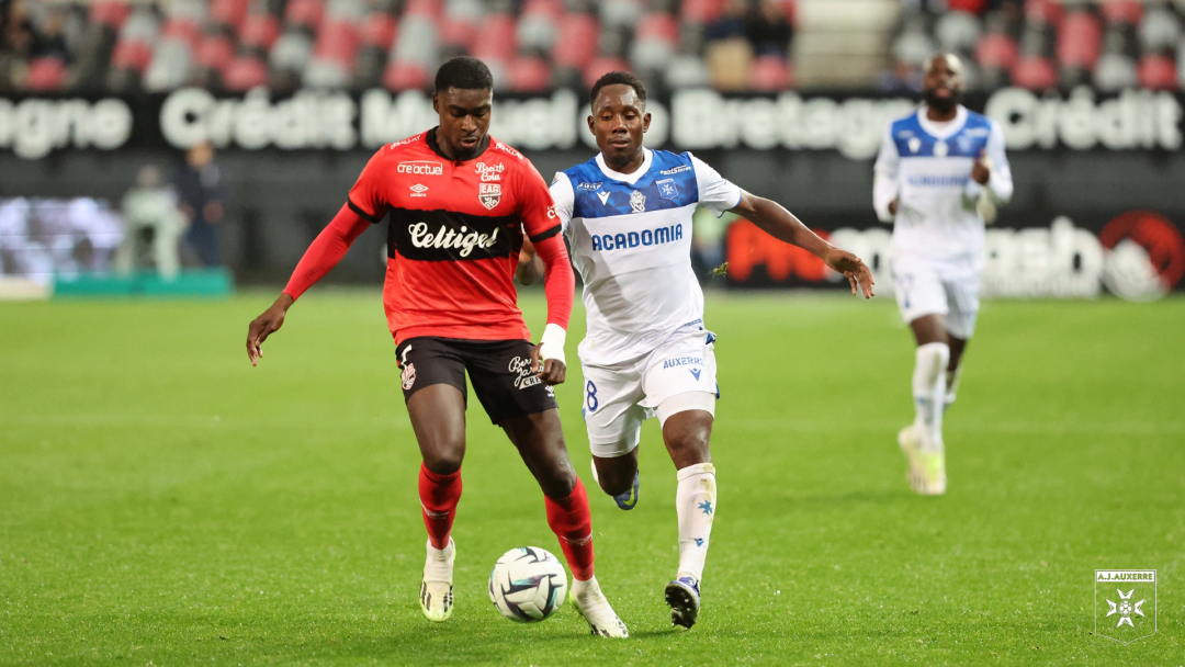 包含圣埃蒂安主场告捷，稳定中游表现的词条