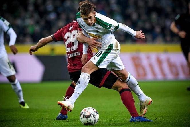 德国豪门相遇！拜仁慕尼黑对阵多特蒙德