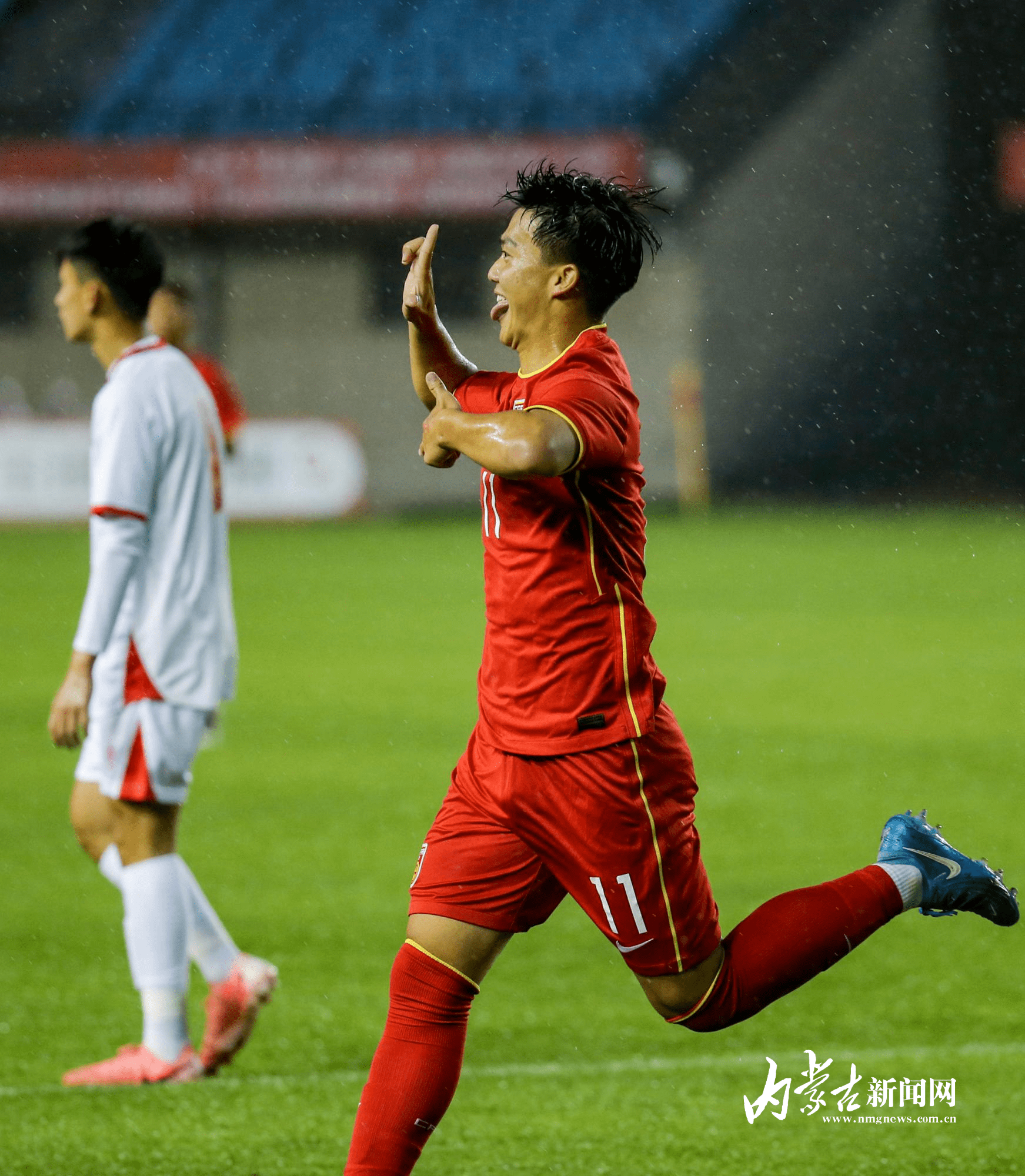 燃情一战：亚洲足球强队将在赛场上决战到底的简单介绍