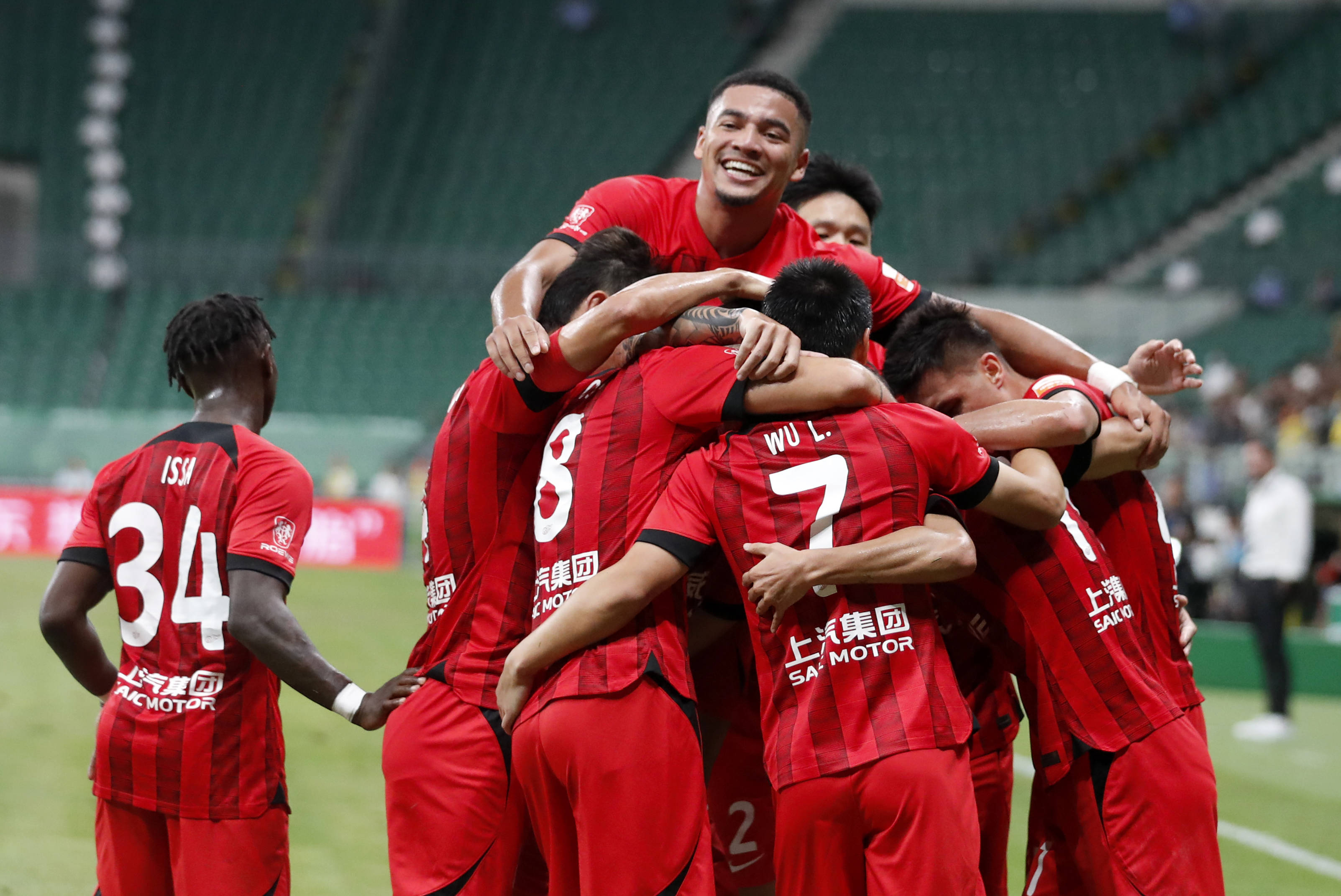 关于中超比赛热点讨论:球员表现受瞩目,引发球迷热议的信息 关于中超比赛热点讨论:球员表现受瞩目,引发球迷热议的信息