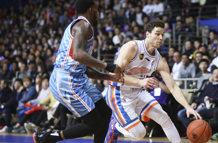 尼斯客场不敌对手陷入连败泥潭(尼斯客场不敌对手陷入连败泥潭是哪一集)